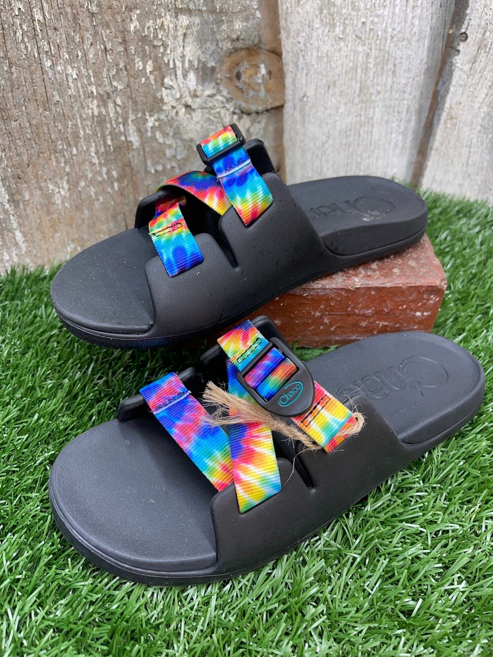 Chaco Chillos Slides Rainbow Tie Dye Youth 5 Slides